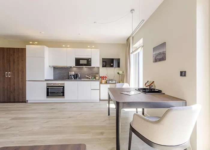 Kleine Strandoase - Mit Suedbalkon, Wellness & Boddenblick Вустров